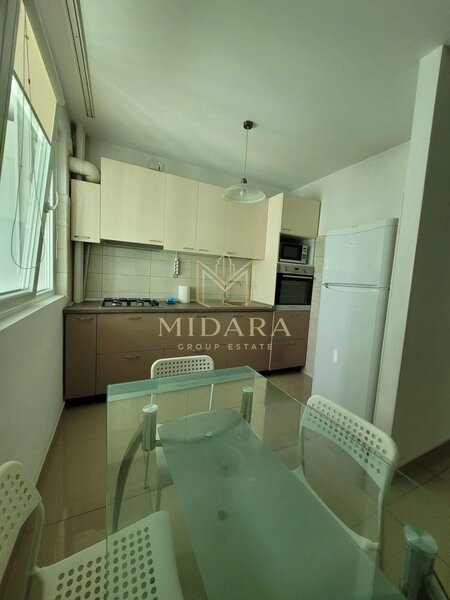 1 Mai, Metrou, 2 camere, mobilat complet, 500 €/luna.